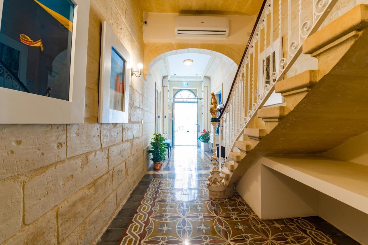 Monreal Boutique Townhouse - R024Rm5 Hotel Paola Luaran gambar